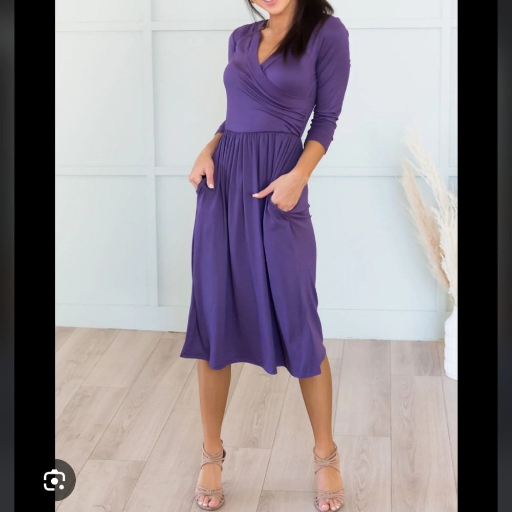 Purple V-neck 3/4 Sleeve Dress Ladies Size M